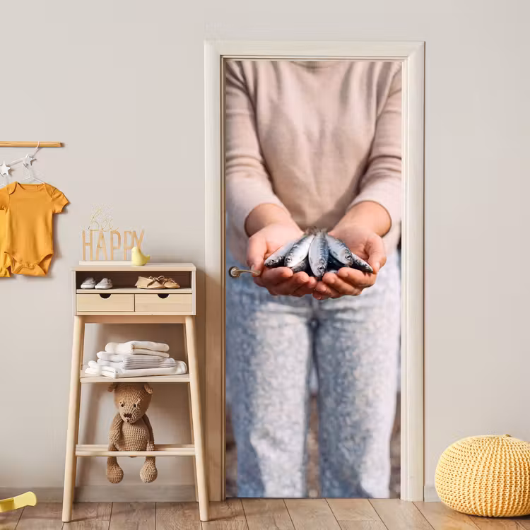 Door sticker - Fish - Hands - Nature - Vis - Handen - Natuur deurposter klein