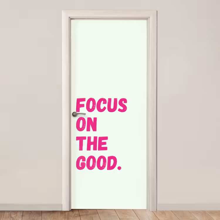Focus on the good - Beige - Roze deurposter klein -3d_beige