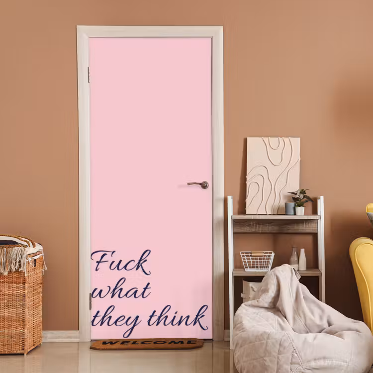 Fuck what they think - Roze - Minimalistisch deurposter klein -sfeer1