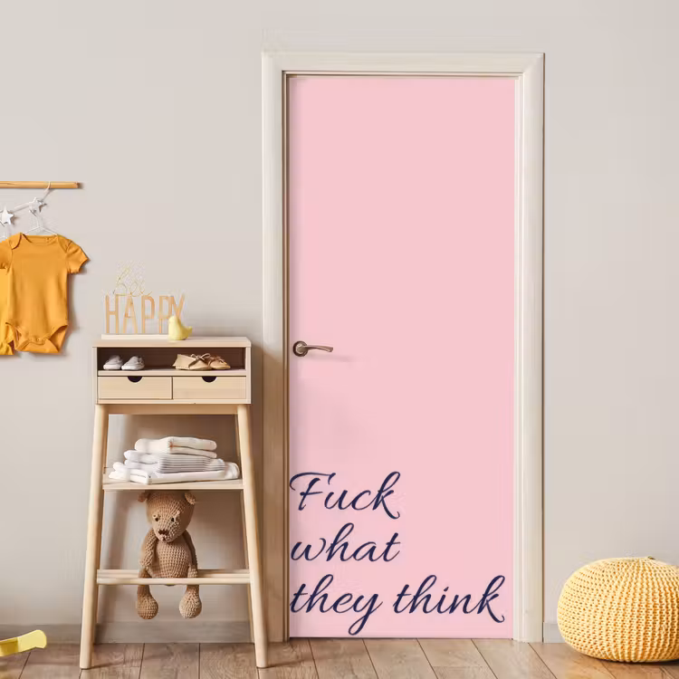 Fuck what they think - Roze - Minimalistisch deurposter klein -sfeer4