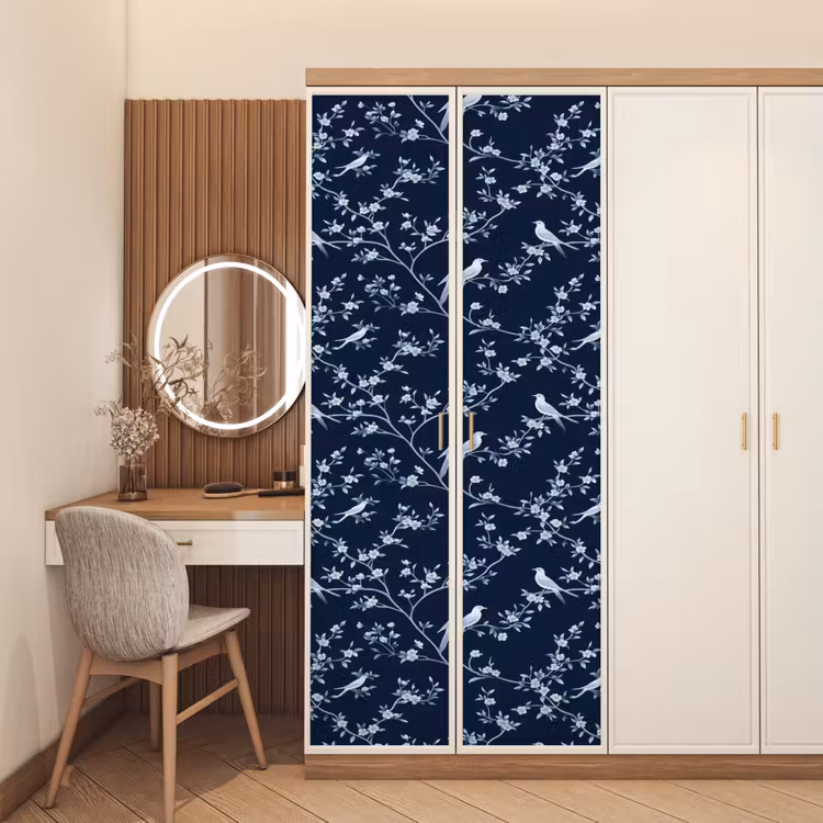 Grafisch - Bloesemtak - Blauw deurposter klein 289 -sfeer3