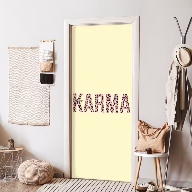 Karma - Luipaardprint - Geel deurposter klein -sfeer6