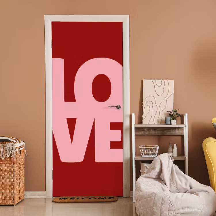 Love - Rood - Blokletters deurposter klein -sfeer1