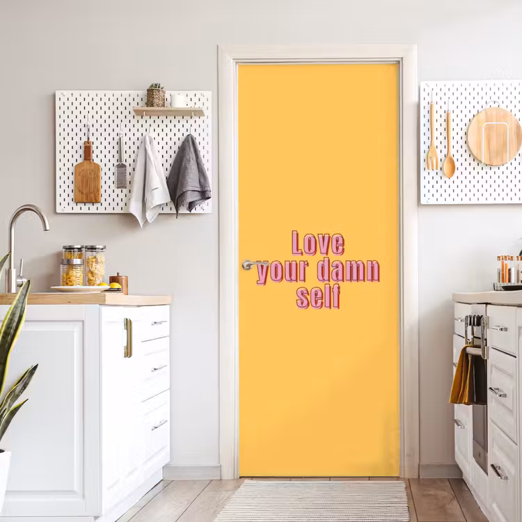 Love yourself - Roze - Geel deurposter klein -sfeer5