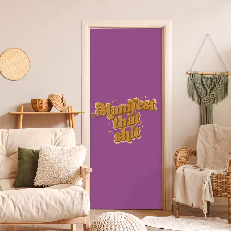 Manifest that shit - Paars - Glitter deurposter klein -sfeer2