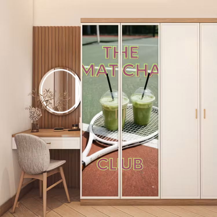 Matcha Club - Tennis - Matcha deurposter klein -sfeer3