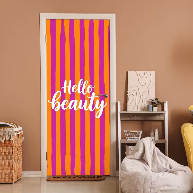 Modern - Hello - Oranje deurposter klein -sfeer1