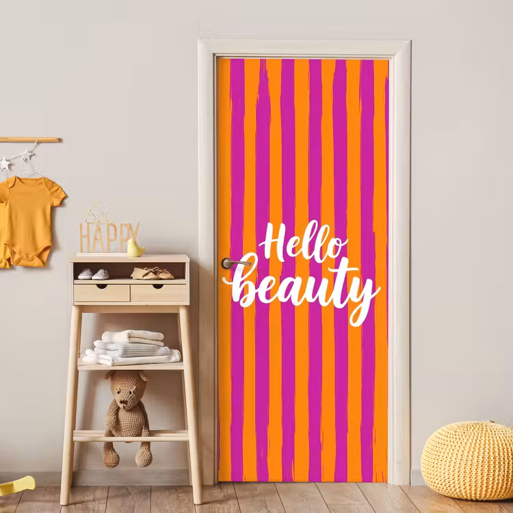 Modern - Hello - Oranje deurposter klein -sfeer4