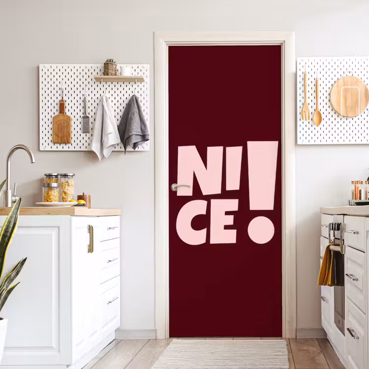 Nice - Uitroepteken - Rood deurposter klein -sfeer5