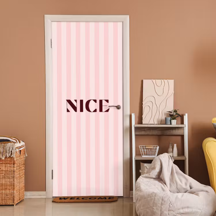 Nice - Strepen - Roze deurposter klein -sfeer1