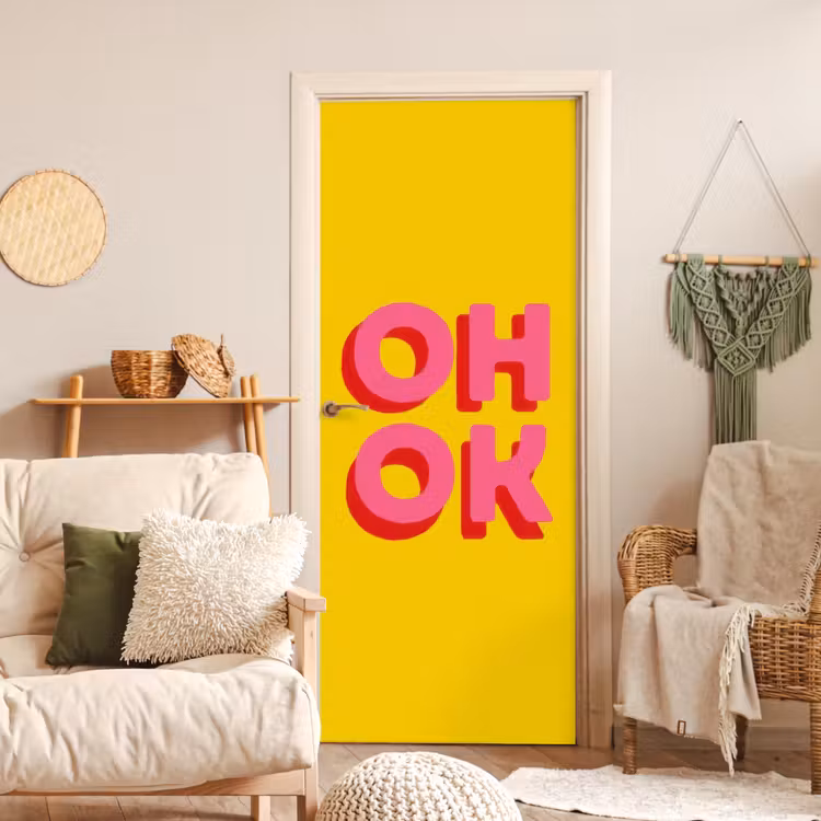 Oh ok - 3D - Geel - Roze deurposter klein -sfeer2