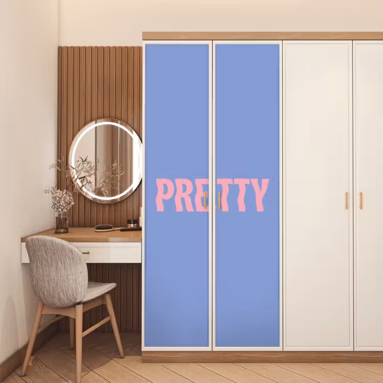 Pretty - Roze - Blauw - Golvend deurposter klein -sfeer3