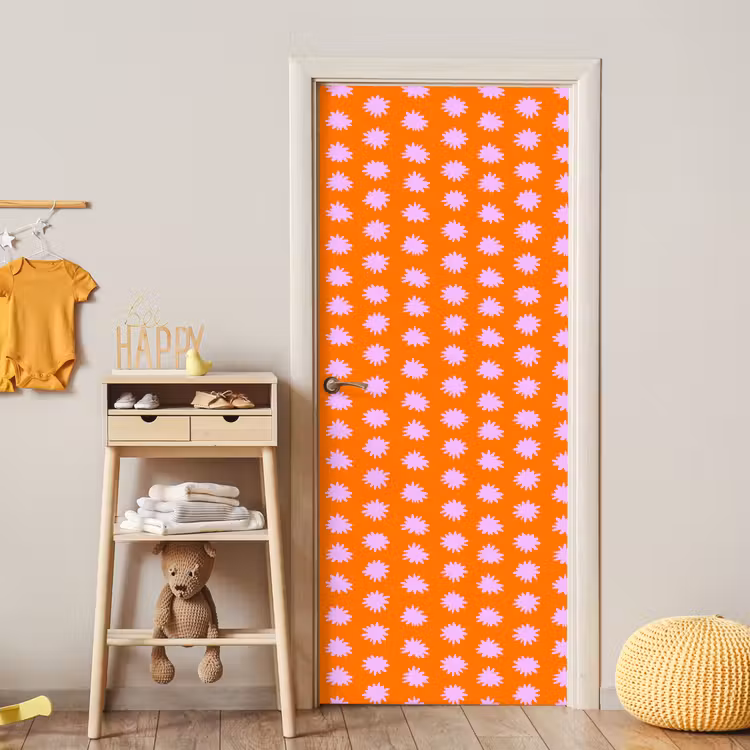 Retro - Bloemen - Oranje deurposter klein 289 -sfeer4