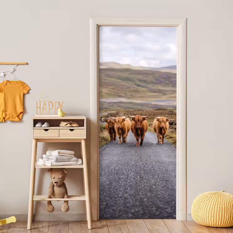 Schotse Hooglanders - Weg - Landschap - Kudde deurposter klein -sfeer4