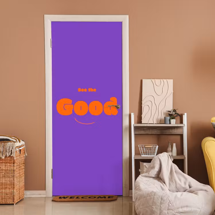 See the good - Oranje - Paars - Smiley deurposter klein -sfeer1