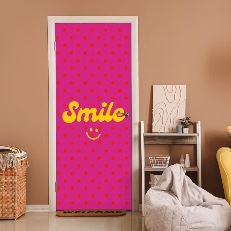Smile - Stippen - Geel - Smiley - Roze deurposter klein -sfeer1