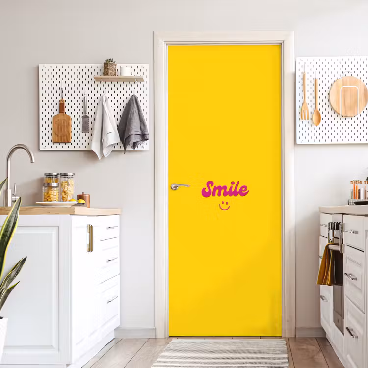 Smile - Geel - Roze deurposter klein -sfeer5