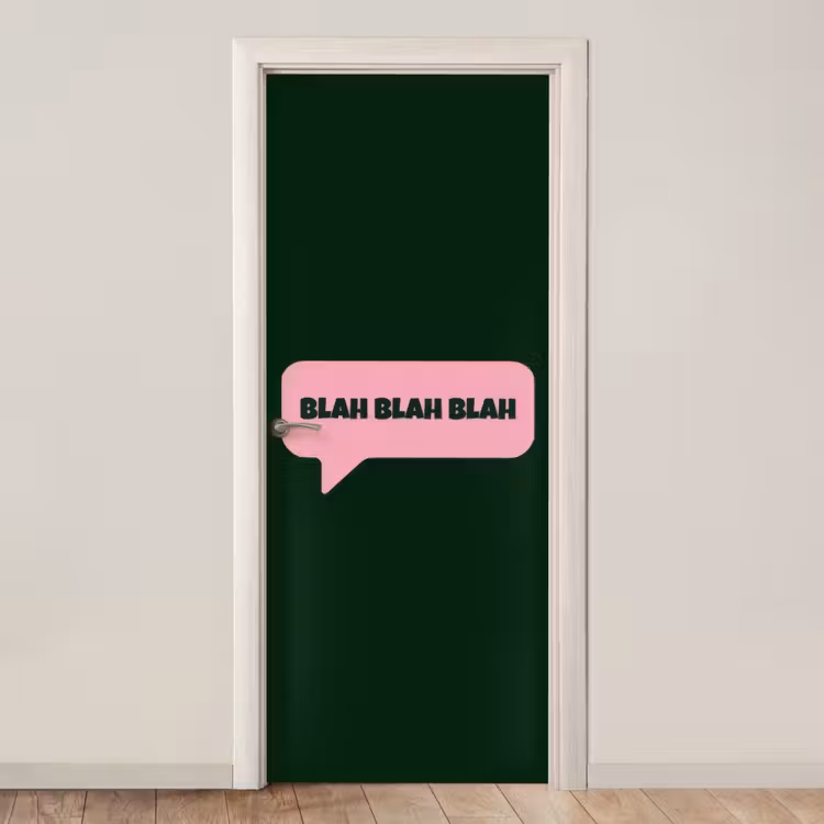Tekstwolk - BLAH BLAH BLAH - Roze deurposter klein -3d_beige
