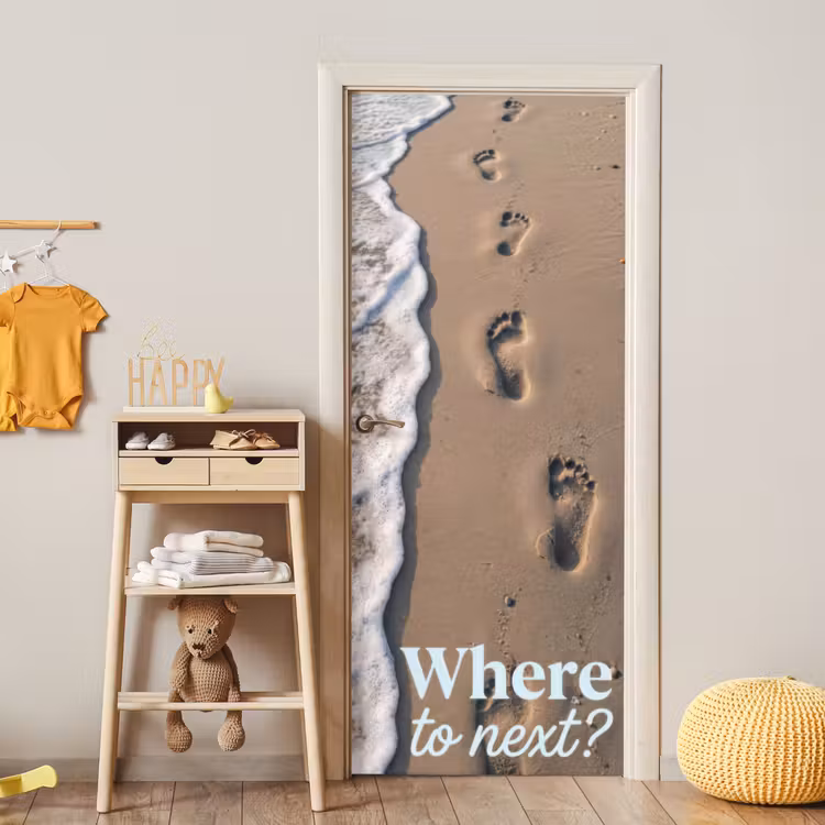 Where to next - Strand - Voetstappen deurposter klein -sfeer4