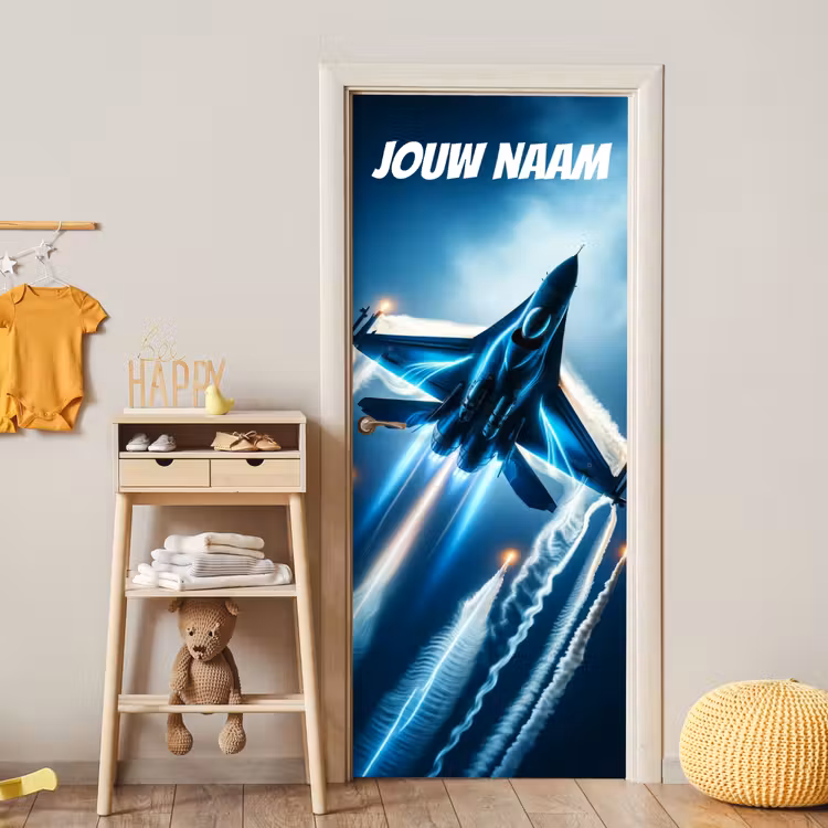 Straaljager met lichtsporen en raketten in de lucht met personaliseerbare tekst bovenaan. deurposter klein -sfeer4