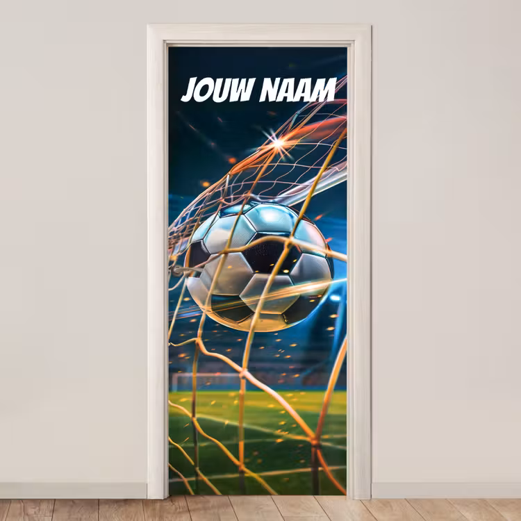 Voetbal die in het doel vliegt met vonken en personaliseerbare tekst bovenaan. deurposter klein -3d_beige