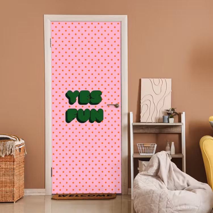Yes fun - Groen - Roze - Stippen deurposter klein -sfeer1