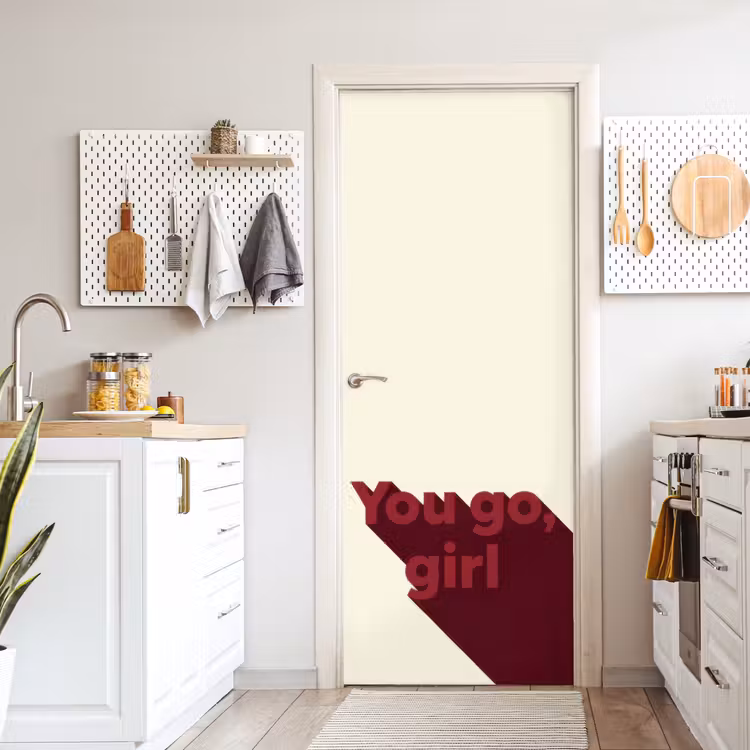 you go girl - 3D - Rood deurposter klein -sfeer5