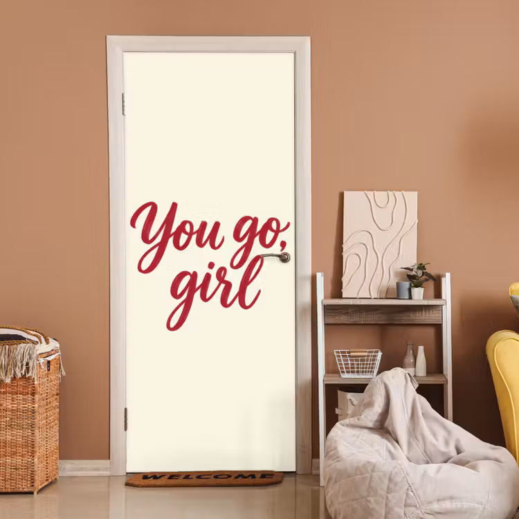 you go girl - Rood - Wit deurposter klein -sfeer1