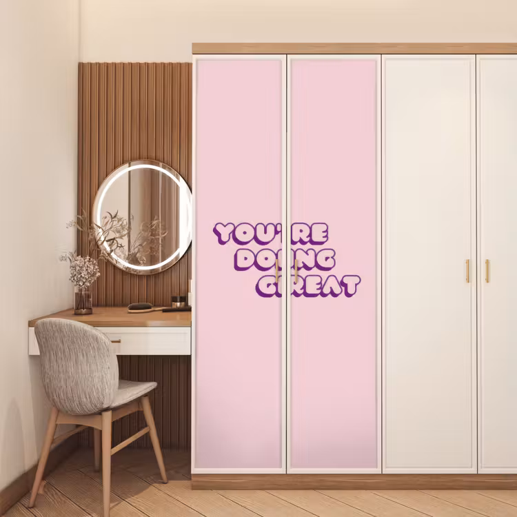 You're doing great - Roze - Bubble letters deurposter klein -sfeer3