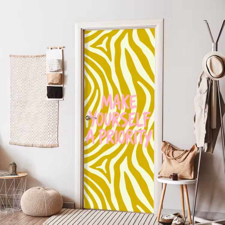 Zebraprint - Priority - Roze deurposter klein -sfeer6