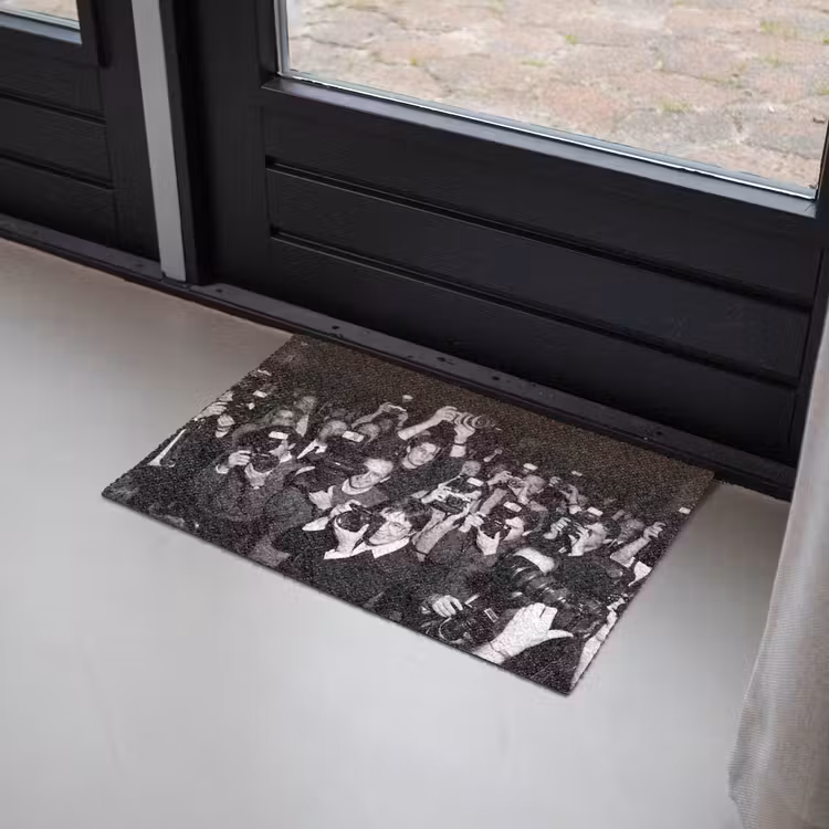 Fotografen - Menigte - Flitsers - Journalistiek Deurmat klein -sfeer2