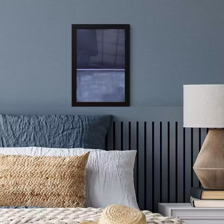 Abstract - Horizontale lijn - Minimalistisch - Donkerblauw - Kunst fotolijst zwart zonder passe partout klein -sfeer3
