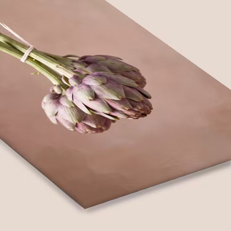 Framed Prints - Artichokes - Hanging - Vegetables - Artisjokken - Hangend - Groenten fotolijst zwart zonder passe partout klein