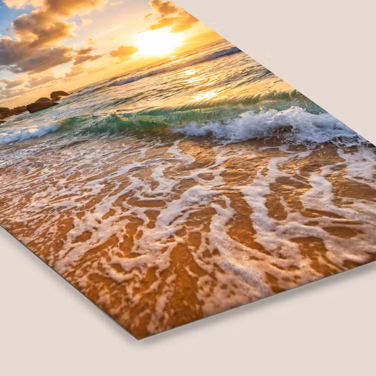 Strand - Zonsondergang - Golven - Natuur - Goud fotolijst zwart zonder passe partout klein -zsfeer6