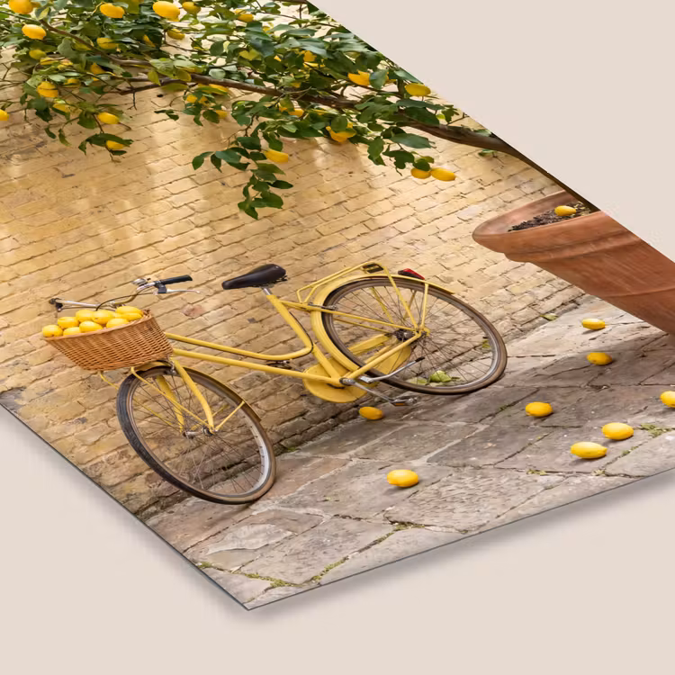 Fiets - Mand - Eten - Geel - Zomer fotolijst zwart zonder passe partout klein -zsfeer6
