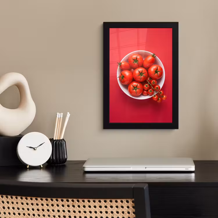Framed Prints - Dinner Plate - Red - Eten - Kom - Rood fotolijst zwart zonder passe partout klein