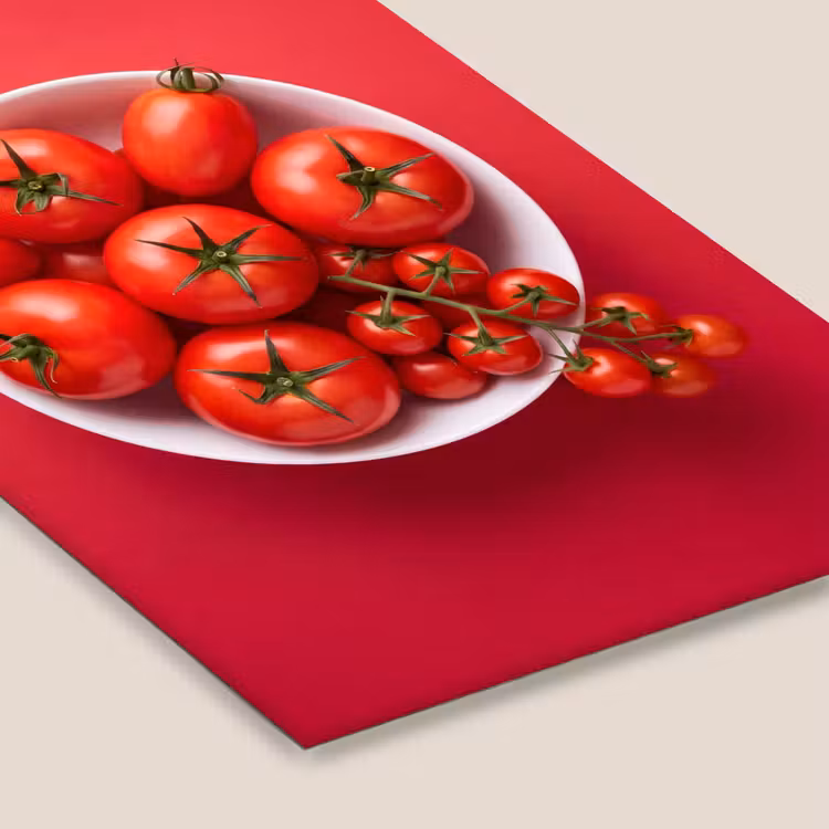Framed Prints - Dinner Plate - Red - Eten - Kom - Rood fotolijst zwart zonder passe partout klein