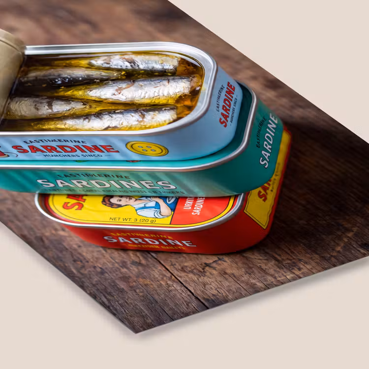 Framed Prints - Fish - Cans - Kitchen - Vis - Blikjes - Keuken fotolijst zwart zonder passe partout klein
