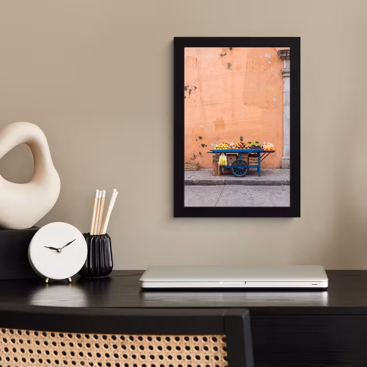 Framed Prints - Fruit - Cart - Street - Fruit - Kar - Straat fotolijst zwart zonder passe partout klein