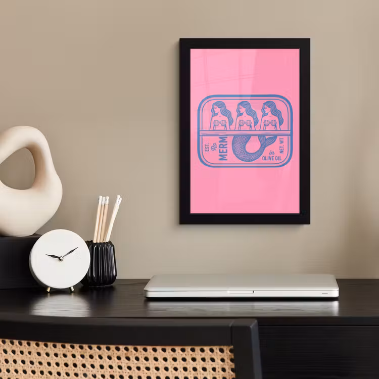 Meermin - Sardineblik - Illustratie - Roze - Retro fotolijst zwart zonder passe partout klein -sfeer1