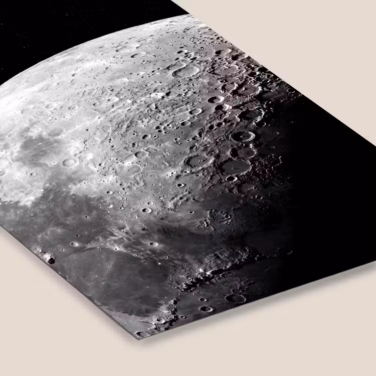 Framed Prints - Moon - Craters - Space - Maan - Kraters - Ruimte fotolijst zwart zonder passe partout klein