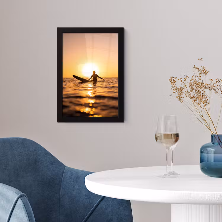 Persoon - Surfen - Zonsondergang - Zee - Oranje fotolijst zwart zonder passe partout klein -sfeer4