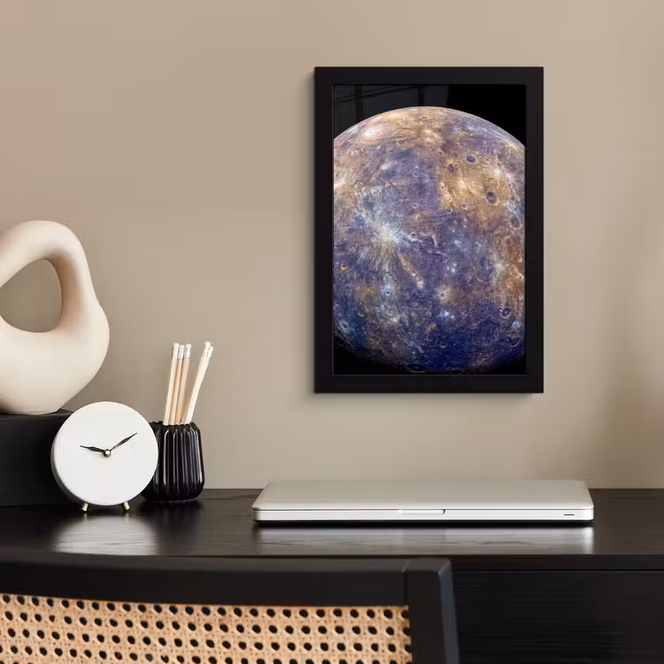 Framed Prints - Planet - Craters - Space - Planeet - Kraters - Ruimte fotolijst zwart zonder passe partout klein