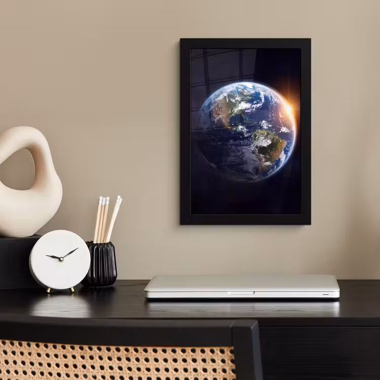 Framed Prints - Planet - Space - Cosmos - Planeet - Ruimte - Kosmos fotolijst zwart zonder passe partout klein