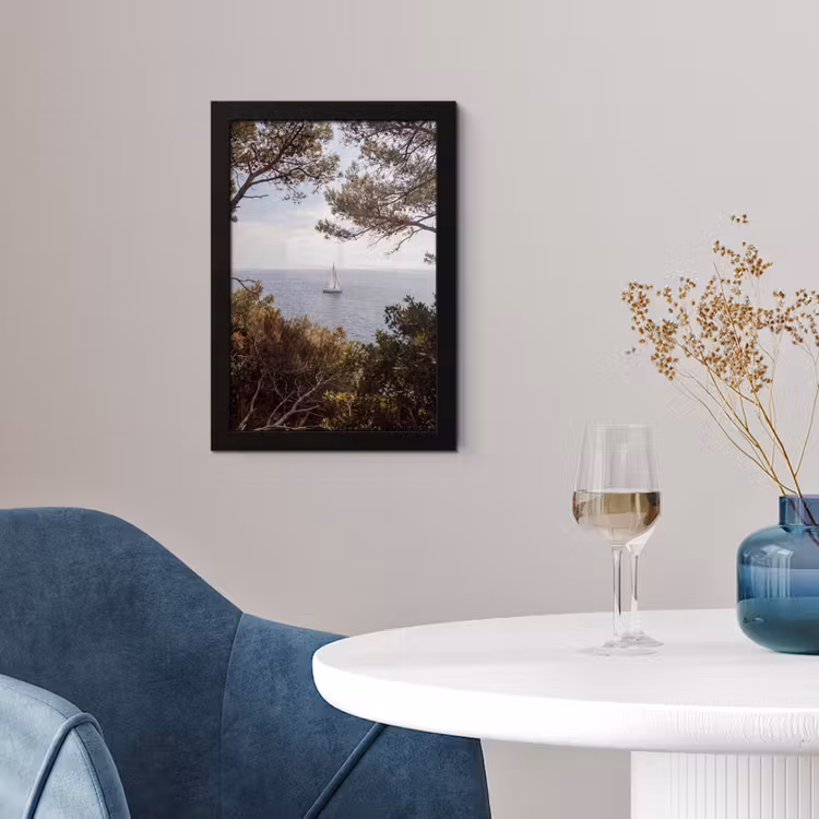 Framed Prints - Sailboat - trees - water - Zeilboot - bomen - water fotolijst zwart zonder passe partout klein