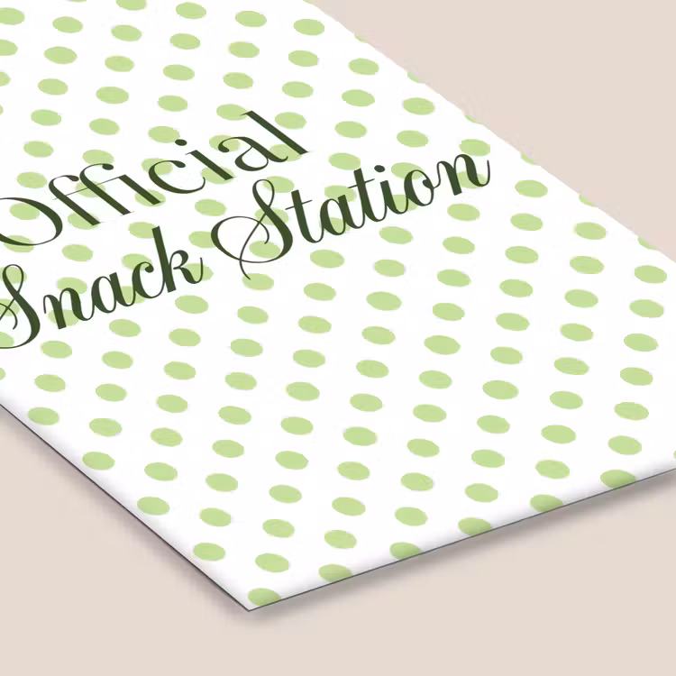 Snack Station - Groen - Stippen fotolijst zwart zonder passe partout klein -zsfeer6