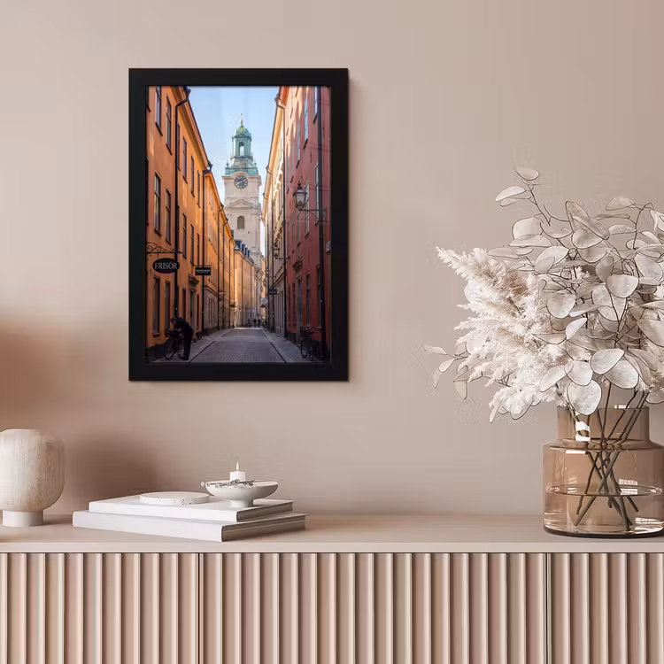 Straat - Klokkentoren - Stad - Architectuur - Historisch fotolijst zwart zonder passe partout klein -sfeer5