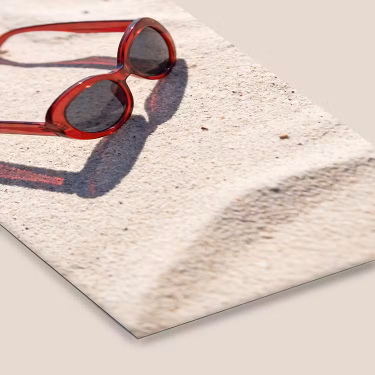 Zonnebril - Strand - Vakantie - Rood fotolijst zwart zonder passe partout klein -zsfeer6
