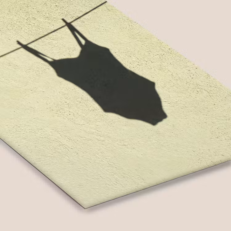 Badpak - Schaduw - Muur - Zomer - Minimalistisch fotolijst zwart zonder passe partout klein -zsfeer6