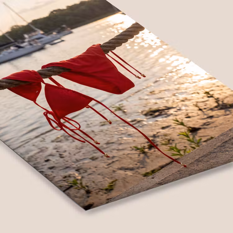 Badkleding - Rood - Zomer - Water - Zonsondergang fotolijst zwart zonder passe partout klein -zsfeer6